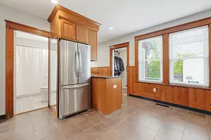 8 Elton St, Worcester, MA 01604 - Photo 12