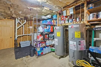 8 Elton St, Worcester, MA 01604 - Photo 40