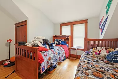 8 Elton St, Worcester, MA 01604 - Photo 32