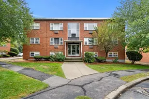 1105 Lexington St, Waltham, MA 02452 - Photo 2