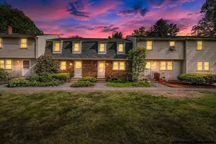 20 Olde Country Village, Londonderry, NH 03053 - Photo 2