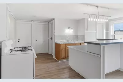 293 Clemente #3R, Holyoke, MA 01040 - Photo 2