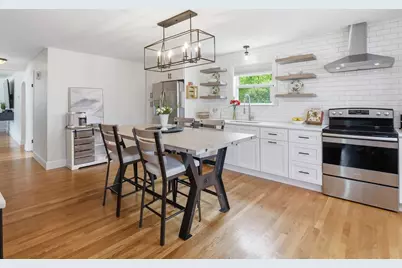 625 Turnpike St, North Andover, MA 01845 - Photo 2