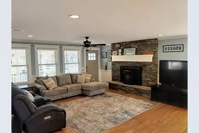 390 Read St, Seekonk, MA 02771 - Photo 2