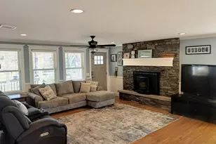 390 Read St, Seekonk, MA 02771 - Photo 2