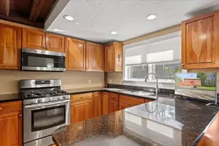 9 Bay Path Dr, Boylston, MA 01505 - Photo 12
