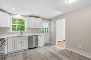 7 Blueberry Cir, Framingham, MA 01701 - Photo 12