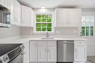 7 Blueberry Cir, Framingham, MA 01701 - Photo 10