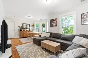 10 Ashmont Ct, Boston, MA 02122 - Photo 4
