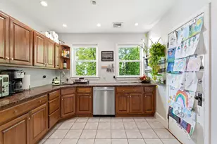 10 Ashmont Ct, Boston, MA 02122 - Photo 6