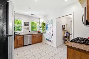 10 Ashmont Ct, Boston, MA 02122 - Photo 8