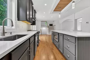 16 Skyline Dr, Billerica, MA 01821 - Photo 8