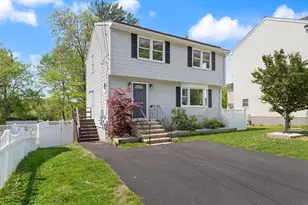 54 Long Dr, Dracut, MA 01826 - Photo 2