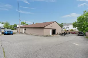 202-204 Pinehurst Ave, Swansea, MA 02777 - Photo 4