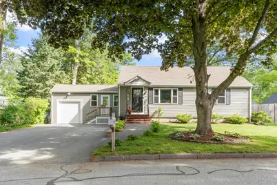 15 Suncrest Ave, Wilmington, MA 01887 - Photo 2
