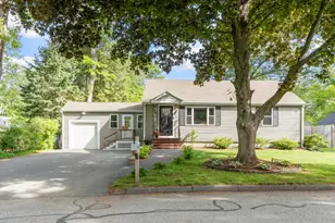 15 Suncrest Ave, Wilmington, MA 01887 - Photo 2