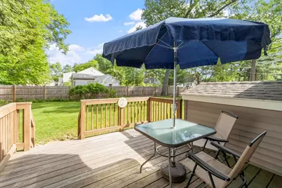 15 Suncrest Ave, Wilmington, MA 01887 - Photo 4