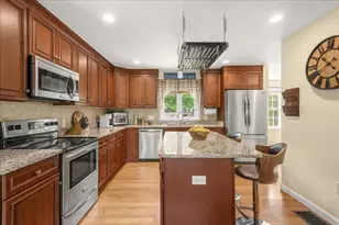 6 Lincoln Ave, Plainville, MA 02762 - Photo 12