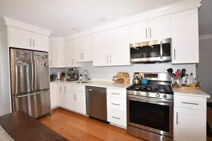 147-1 Spruce St, Watertown, MA 02472 - Photo 4