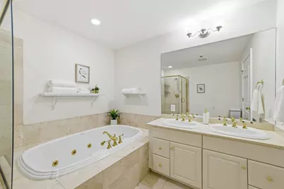 630 Hammond St #209, Brookline, MA 02467 - Photo 30