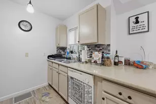 24 Hawley Ave, Leominster, MA 01453 - Photo 10