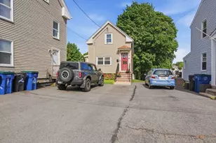11-1/2 Albion St, Salem, MA 01970 - Photo 2