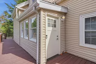 11-1/2 Albion St, Salem, MA 01970 - Photo 8