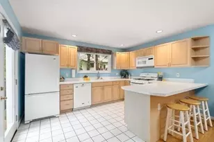 33 Arrowhead Cir, Ashland, MA 01721 - Photo 10
