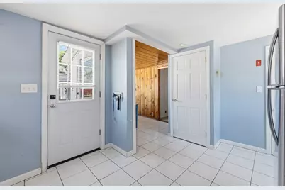 762 Merrimack Ave, Dracut, MA 01826 - Photo 4