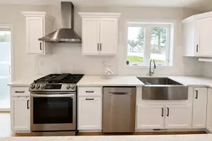 52 Oldfield Rd, Bridgewater, MA 02324 - Photo 6