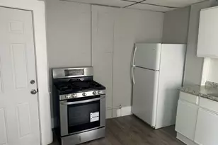 48 Fremont St, Lowell, MA 01850 - Photo 10