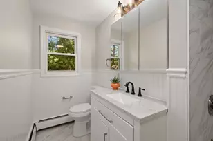 39 Doncaster Cir, Lynnfield, MA 01940 - Photo 12