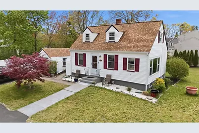 7 Highland Bay Dr, Wareham, MA 02571 - Photo 2