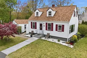 7 Highland Bay Dr, Wareham, MA 02571 - Photo 2