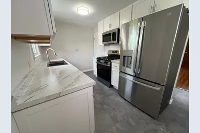 306 Greenaway Dr, Springfield, MA 01109 - Photo 2