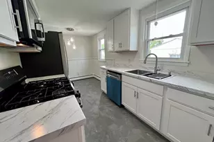 306 Greenaway Dr, Springfield, MA 01109 - Photo 8