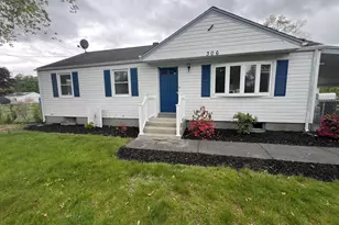 306 Greenaway Dr, Springfield, MA 01109 - Photo 2