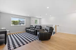 19 Willis St, Auburn, MA 01501 - Photo 8