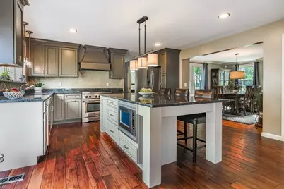 466 Oliver St, New Bedford, MA 02745 - Photo 4