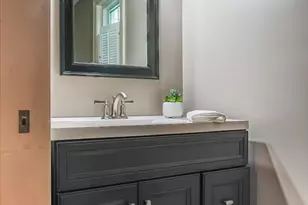 466 Oliver St, New Bedford, MA 02745 - Photo 10