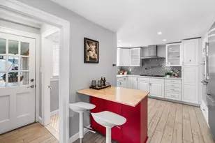 62 Elm St, Melrose, MA 02176 - Photo 12