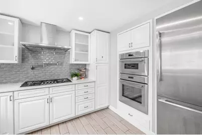 62 Elm St, Melrose, MA 02176 - Photo 16