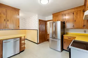 36 Ripley Rd, Medford, MA 02155 - Photo 10