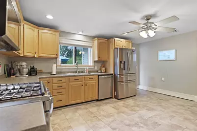11 Shattuck Street, Haverhill, MA 01830 - Photo 8