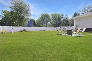 11 Shattuck St, Haverhill, MA 01830 - Photo 32