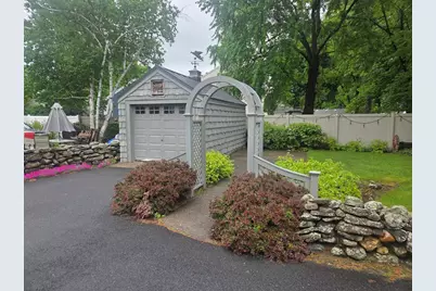 1451-1453 Carew St, Springfield, MA 01104 - Photo 6