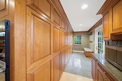 72 Beverly Road, Brookline, MA 02467 - Photo 14