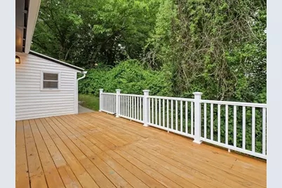 41 Bridgeport St, Worcester, MA 01604 - Photo 22