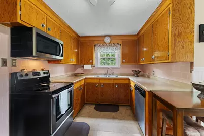 28 Spring St, Webster, MA 01570 - Photo 8