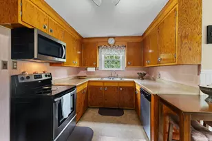 28 Spring St, Webster, MA 01570 - Photo 8